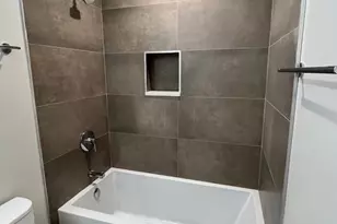 3726 N Racine Ave, Chicago, IL 60613 - Photo 18
