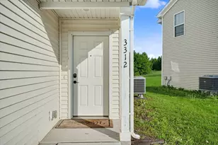 3312 Boulder Ridge Dr, Champaign, IL 61822 - Photo 4