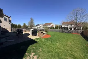 2052 Gardner Cir E, Aurora, IL 60503 - Photo 24