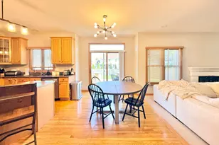 2052 Gardner Cir E, Aurora, IL 60503 - Photo 4