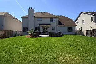 2052 Gardner Cir E, Aurora, IL 60503 - Photo 22