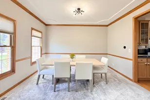 2052 Gardner Cir E, Aurora, IL 60503 - Photo 6