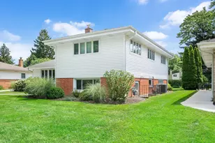 31 N Forrest Ave, Arlington Heights, IL 60004 - Photo 4
