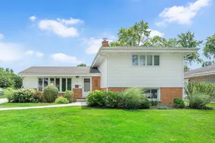 31 N Forrest Ave, Arlington Heights, IL 60004 - Photo 2