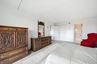 2005 S Finley Rd, Lombard, IL 60148 - Photo 12
