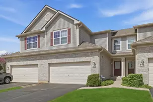 918 Oak Ridge Blvd, Elgin, IL 60120 - Photo 1