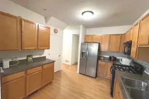 918 Oak Ridge Blvd, Elgin, IL 60120 - Photo 10