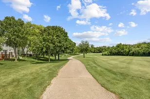 121 Golfview Dr, Glendale Heights, IL 60139 - Photo 26