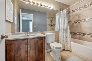 121 Golfview Dr, Glendale Heights, IL 60139 - Photo 16