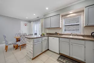 2545 N 72nd Ct, Elmwood Park, IL 60707 - Photo 14