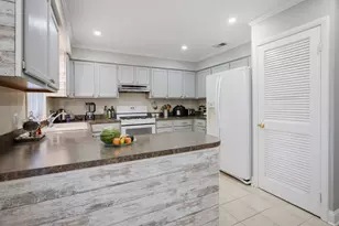 2545 N 72nd Ct, Elmwood Park, IL 60707 - Photo 12