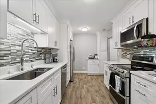 3030 Pheasant Creek Dr, Northbrook, IL 60062 - Photo 12
