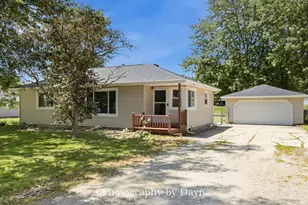 56 S 4080 W Rd, Kankakee, IL 60901 - Photo 2