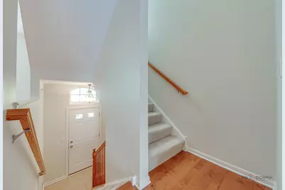 6127 W Mayfair Street, Morton Grove, IL 60053 - Photo 4
