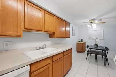 1621 N Windsor Drive #215, Arlington Heights, IL 60004 - Photo 14