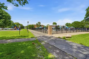 1621 N Windsor Dr, Arlington Heights, IL 60004 - Photo 26
