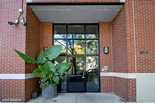 1934 N Washtenaw Ave, Chicago, IL 60647 - Photo 2