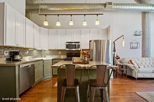 1934 N Washtenaw Ave, Chicago, IL 60647 - Photo 6