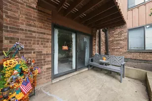 112 Mullingar Ct, Schaumburg, IL 60193 - Photo 2