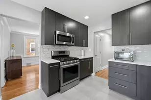 2924 W Jerome St, Chicago, IL 60645 - Photo 10