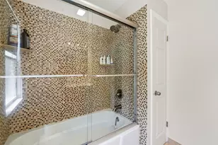 2924 W Jerome St, Chicago, IL 60645 - Photo 22