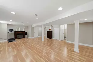 2924 W Jerome St, Chicago, IL 60645 - Photo 24