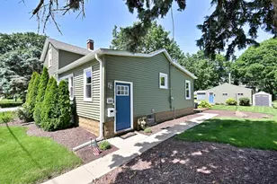 116 S River St, Montgomery, IL 60538 - Photo 2