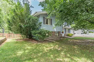 2504 W Fairview Ln, McHenry, IL 60051 - Photo 4