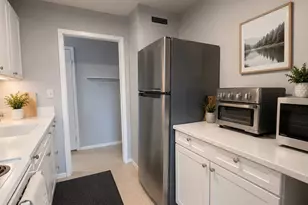 88 W Schiller St, Chicago, IL 60610 - Photo 8