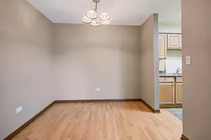 6184 Pinewood Ct, Willowbrook, IL 60527 - Photo 2