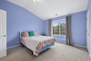 140 Station Park Cir, Grayslake, IL 60030 - Photo 8