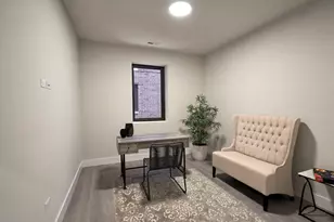451 E Pershing Ave, Chicago, IL 60653 - Photo 8