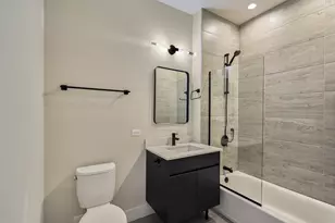 451 E Pershing Ave, Chicago, IL 60653 - Photo 16