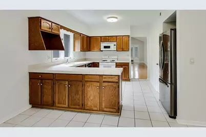 1304 Kempton Drive, Libertyville, IL 60048 - Photo 6