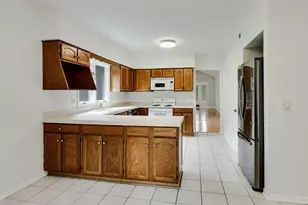 1304 Kempton Dr, Libertyville, IL 60048 - Photo 6