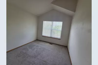 2800 E Bridleway Court, Carpentersville, IL 60110 - Photo 10
