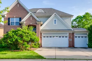 332 Colonial Dr, Vernon Hills, IL 60061 - Photo 1
