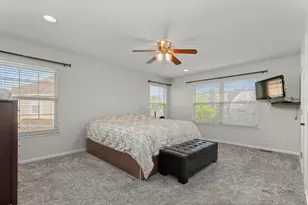 332 Colonial Dr, Vernon Hills, IL 60061 - Photo 20