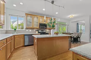 332 Colonial Dr, Vernon Hills, IL 60061 - Photo 8
