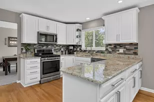 2441 Wydown Ln, Aurora, IL 60502 - Photo 6