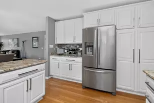 2441 Wydown Ln, Aurora, IL 60502 - Photo 8