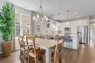 2814 N Sheffield Ave, Chicago, IL 60657 - Photo 2