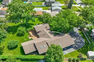 152 Jacquelyn Dr, Bensenville, IL 60106 - Photo 2