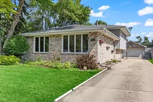 5532 129th St, Crestwood, IL 60418 - Photo 1