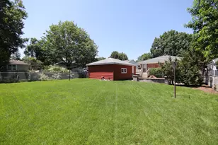 29 N Summit Ave, Villa Park, IL 60181 - Photo 32