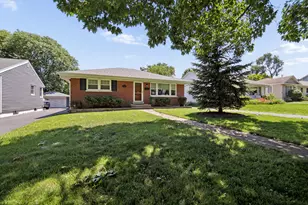 29 N Summit Ave, Villa Park, IL 60181 - Photo 2