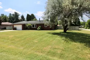 6300 Weathervane Ln, Machesney Park, IL 61115 - Photo 2