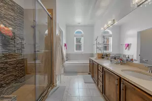 419 W Grand Ave, Chicago, IL 60654 - Photo 18