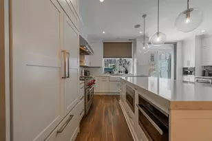 419 W Grand Ave, Chicago, IL 60654 - Photo 8