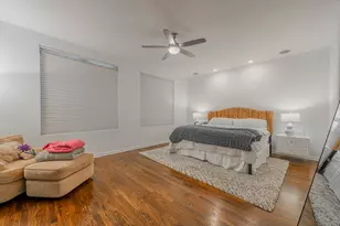 419 W Grand Ave, Chicago, IL 60654 - Photo 16